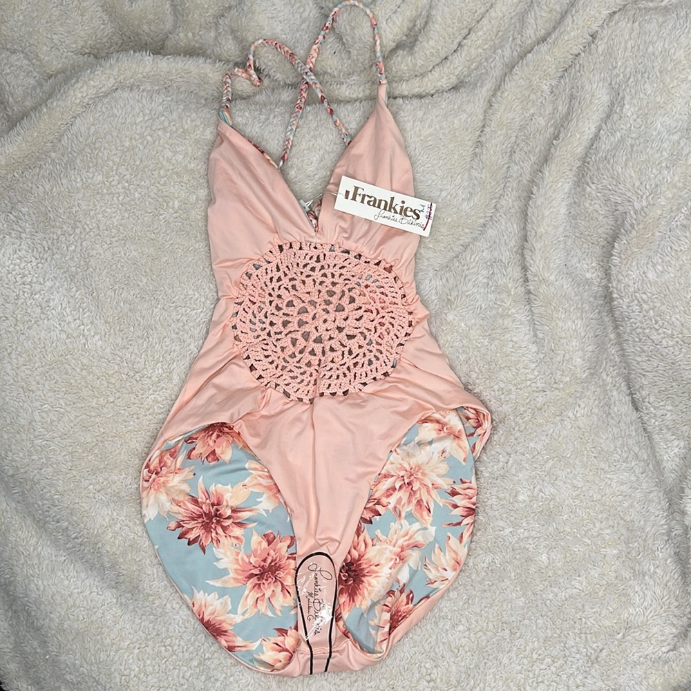 Frankies Bikinis - Picture 14 of 16